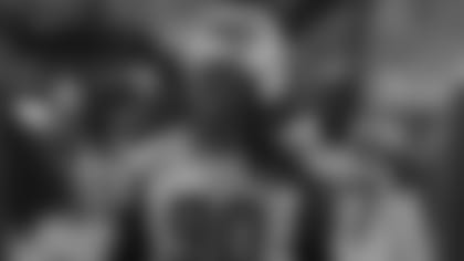 El tackle defensivo Robert Nkemdiche en una reciente OTA.