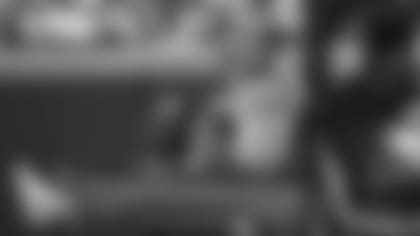 49ers QB Jimmy Garoppolo is carted off after tearing his ACL against the Chiefs