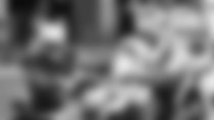 LB Isaiah Simmons pressures Bills quarterback Josh Allen