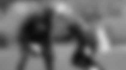 El corredor David Johnson realiza un drill el martes durante el inicio del mini campamento para veteranos de Cardenales.