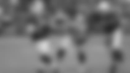 El mariscal de campo Josh Rosen protegió el balón contra Seahawks, sin cometer ninguna voltereta.