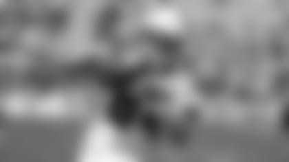 The Cardinals are signing free agent Dylan Cantrell with the intent to move him to tight end.