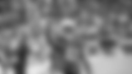 RB Kenyan Drake signals the number of touchdowns he scored against the Browns.