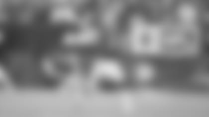 QB Josh Rosen throws a pass against the Raiders