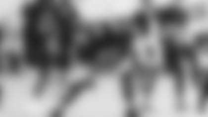 Guard Brian Winters during a snap at 2021 training camp