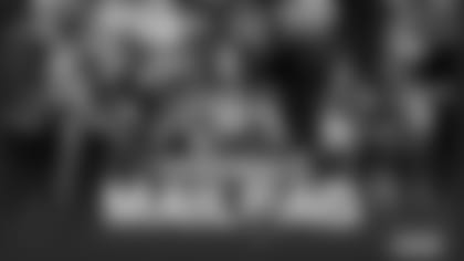 Mailbag kneeling for Kyler