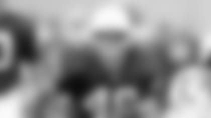 El otrora safety se une al propietario del equipo Bill Bidwill y a Adrian Wilson