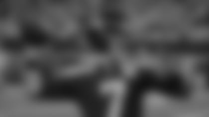 CardsContratanBrettHundley_ES