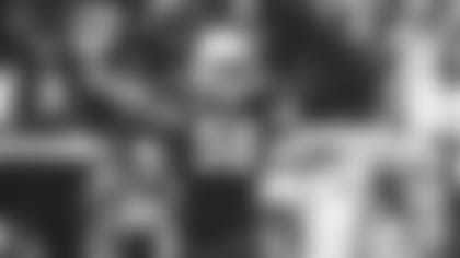 Linebacker Jordan Hicks had four sacks and seven tackles for loss in 2021.