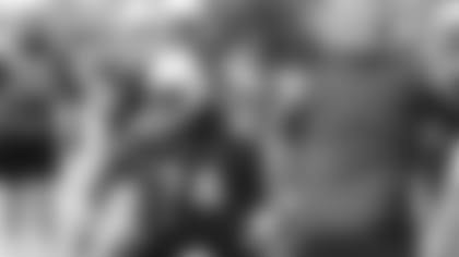 El tackle izquierdo de Cardenales D.J. Humphries durante uno de los entrenamientos de la actual temporada baja.