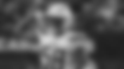 Los Angeles Chargers linebacker Uchenna Nwosu (58) flexes agasint the Arizona Cardinals during the first half of a preseason NFL football game, Saturday, Aug. 11, 2018, in Glendale, Ariz. (AP Photo/Rick Scuteri)