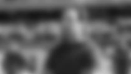 Quarterbacks coach Shane Steichen looks on during the Chargers' Week 8 win over the Bears.