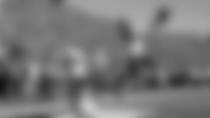 Washington defensive back Byron Murphy (1), breaks up a pass intended for Oregon wide receiver Dillon Mitchell (13), in the second quarter during a NCAA college football game in Eugene, Ore., Saturday, Oct. 13, 2018. (AP Photo/Thomas Boyd)