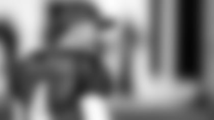 110817_adam-vinatieri-prax