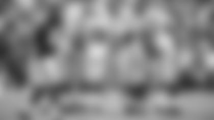 091618_ind-was-colts-huddle