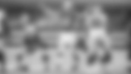 121618_ind-dal-luck-thumbs-up