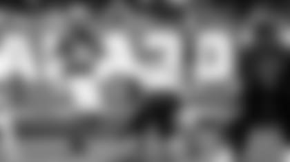 093018_ind-hou-geathers-stance