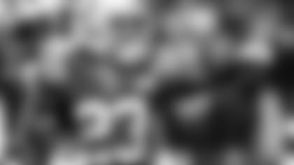 102118_ind-buf-moore-ii-pick