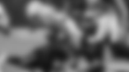 080918_colts-seahawks-wilkins-carry