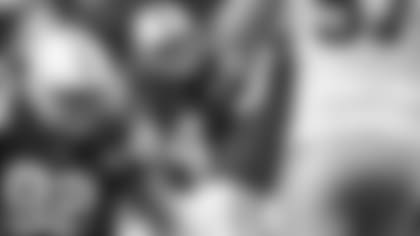 122318_vinatieri-kick-giants