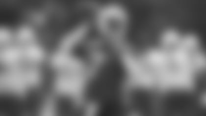 080218_tc-prax-brissett-throw