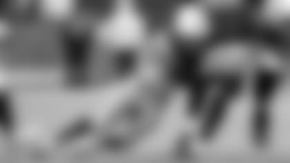 092318_ind-phi-geathers-tackle