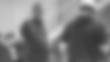 103019_reich-prax-thumbs-up