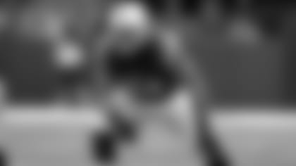 102515_castonzo-stance