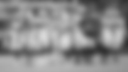 120918_ind-hou-defense-huddle