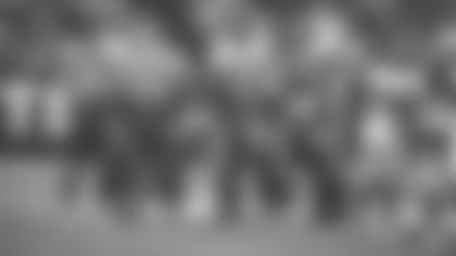 ind-den-offensive-line