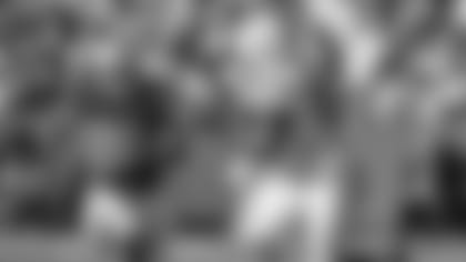 122416_colts-raiders-swoope-catch_622.jpg