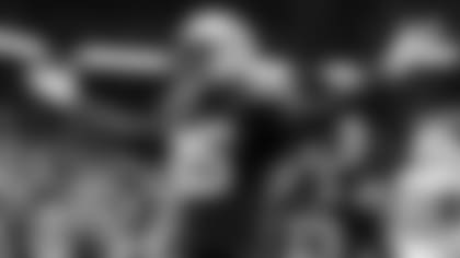 112518_ebron-celebrate-dolphins