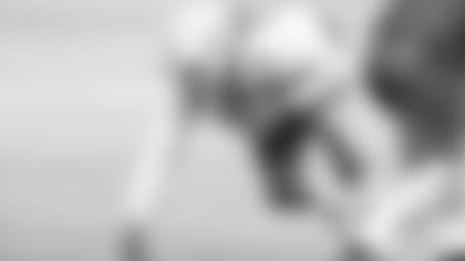 061218_vet-minicamp-sheard-stance