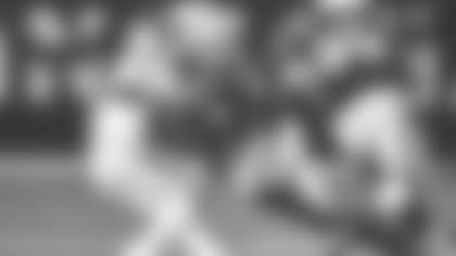 122219_ind-car-walker-tackle