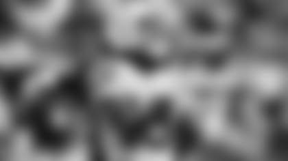 110517_colts-texans-hilton-deep-catch