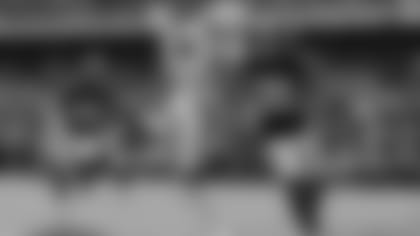 Indianapolis Colts tight end Eric Ebron, center, catches a pass for a touchdown in front of Washington Redskins defensive back Montae Nicholson (35) and linebacker Josh Harvey-Clemons (40) in the first half of an NFL football game, Sunday, Sept. 16, 2018, in Landover, Md. (AP Photo/Alex Brandon)