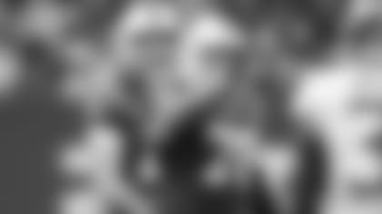 111818_ind-ten-luck-kelly-point