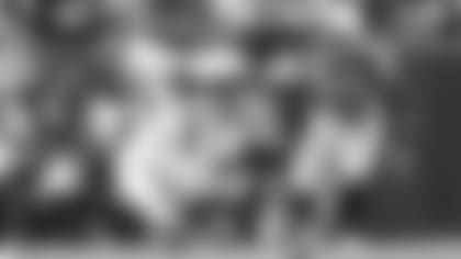 091618_ind-was-leonard-geathers-tackle