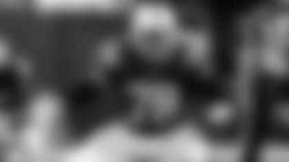 111218_ryan-kelly-steelers-snap