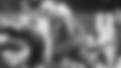 061218_minicamp-ebron-stance