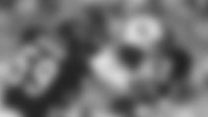 Chicago Bears linebacker Ron Rivera (59) tackles a Tampa Bay Buccaneers wide receiver in 1987. (Al Messerschmidt via AP)