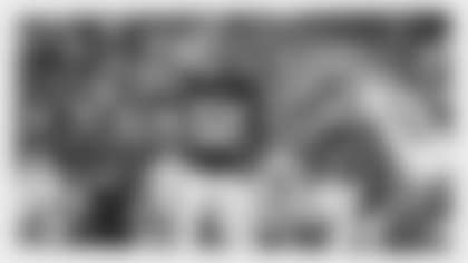 cassanova_mckinzy_preseason_week_3_brush-centerpiece