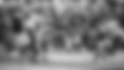 Antonio Gibson evades defenders during the Washington Football Team's game against the Tampa Bay Buccaneers (Emilee Fails/Washington Football Team)