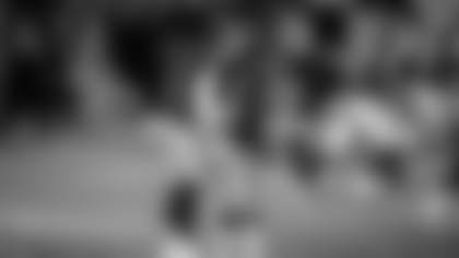 Washington Football Team running back J.D. McKissic (right) set career highs in targets (14), catches (nine) and receiving yards (65) against the New York Giants on Nov. 8, 2020. (Elijah Walter Griffin Sr./Washington Football Team)