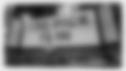 draft-stage-dallas_brush-centerpiece