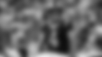 Greg-Zuerlein-signs-hero