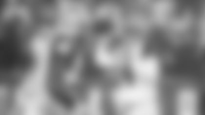 Mailbag--Trying-More-Screens--Signing-A-FA-RB--hero