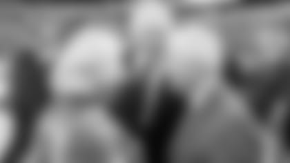 Cowboys-owner-Jerry-Jones-issued-a-statement-regarding-Ross-Perot,-the-esteemed-Texas-billionaire-and-former-presidential-candidate-who-passed-away-at-age-89-hero