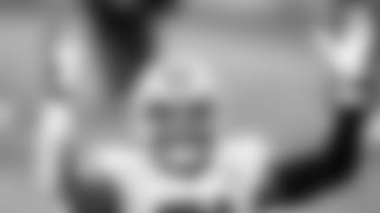 Pro-Football-Writers-Give-Zeke-Annual-Media-Award-hero