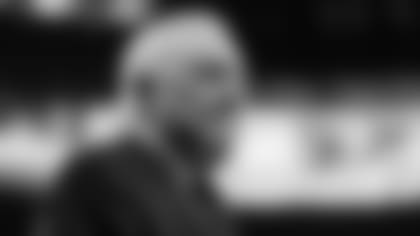 Mick-Shots-Yall-Want-Jerry-To-Shake-A-Leg-hero